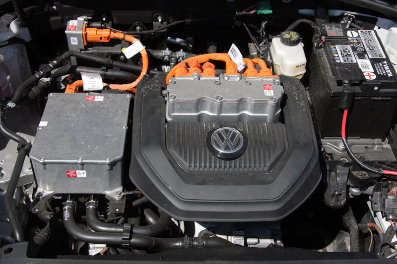 Illustration for article titled The Volkswagen e-Golf Is About As Normal As Electric Cars Can Get